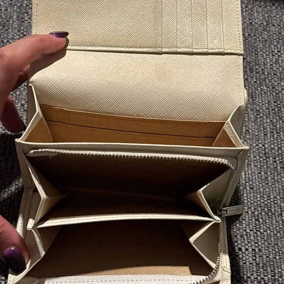 Burberry with COA Beige and Black Checkered Wallet authentic - Picture 8 of 14